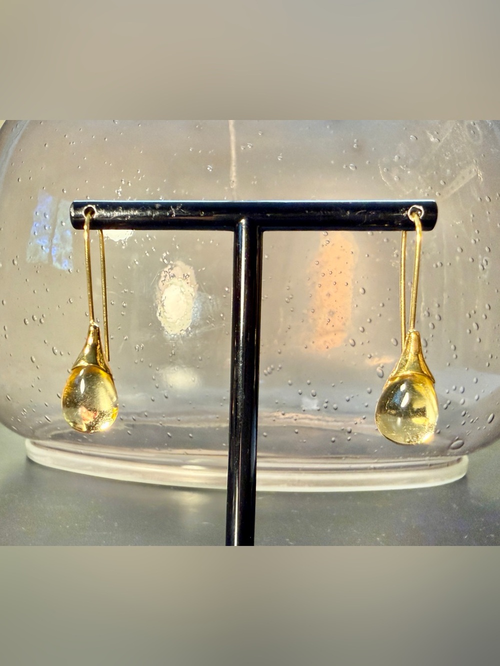 Lightweight Elegant Gold Tone Teardrop Drop Earrings